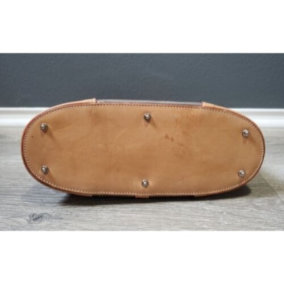 Pre-owned Dooney & Bourke Leather Hobo Handbag 1 Zipper Pocket Buckle Closure - Picture 5 of 13